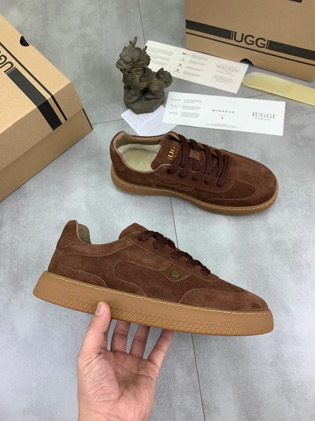 Men's shoes 💰P520 New arrival 🆕🆕🆕 26 new IUGGI men's moral training shoes Winter lace-up low-cut casual men's shoes Outer layer of cowhide, rubber outsole, lining with wool, comfortable and breathable💯 Versatile winter essentials👌 Transform your feet into the brightest "boy"❗️ Size: 39-44 Three colors